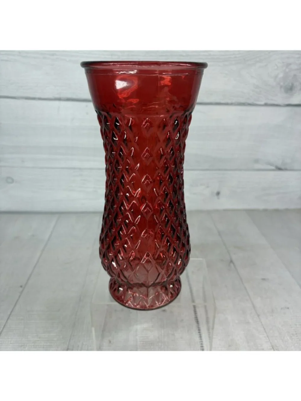 Ruby Red 993# Criss Cross Diamond Design 8.5